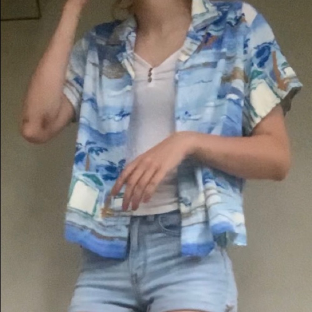Short sleeve blue button down🦋